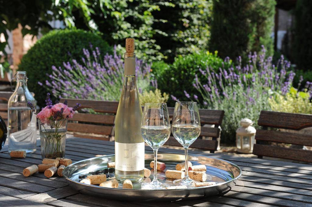 Weingut & Gaestehaus Giwergreif Wasserliesch ภายนอก รูปภาพ