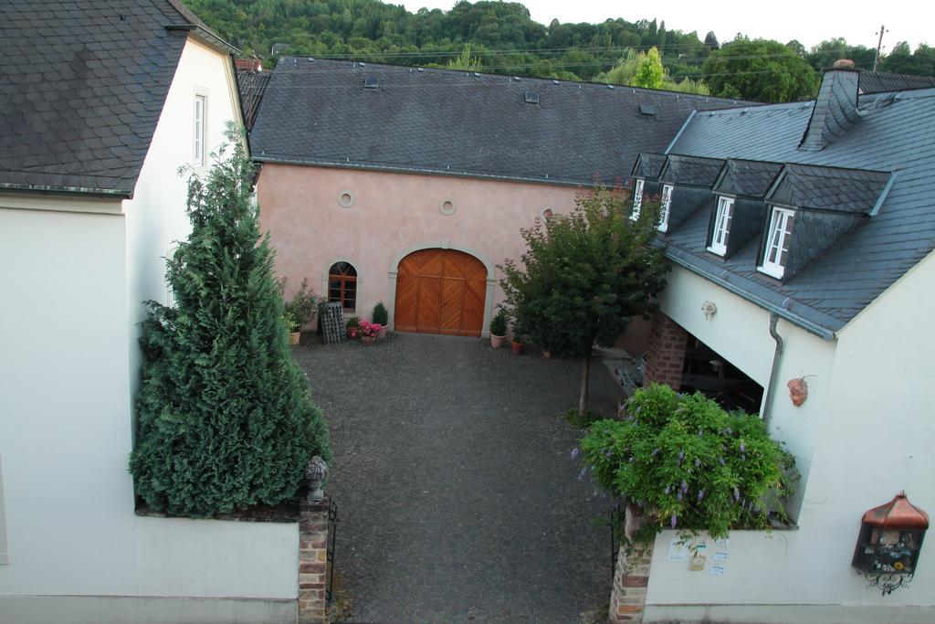 Weingut & Gaestehaus Giwergreif Wasserliesch ภายนอก รูปภาพ